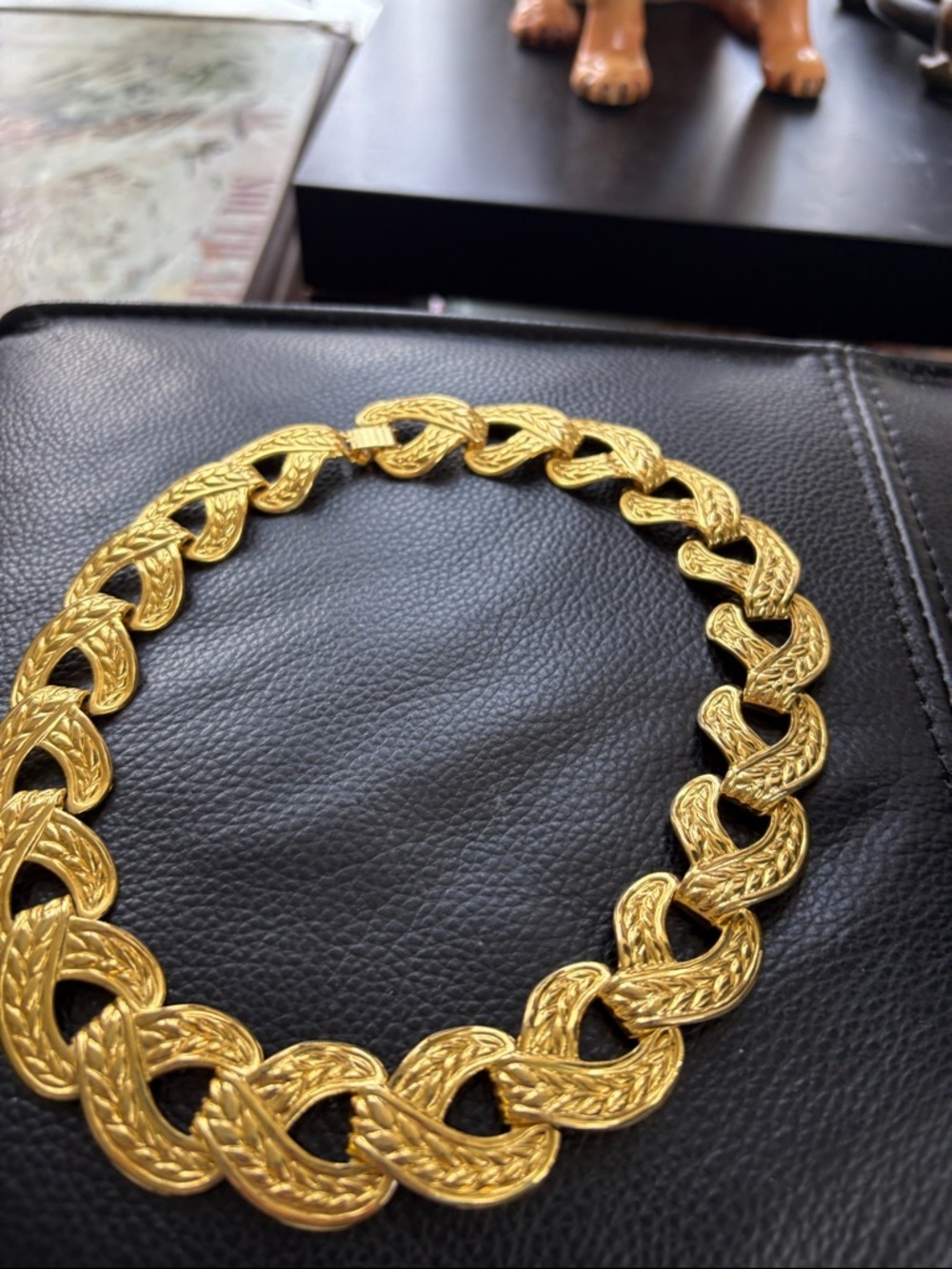 Vintage Bold Gold-Tone Link Necklace and Pierced  Earrings - Picture 5 of 10